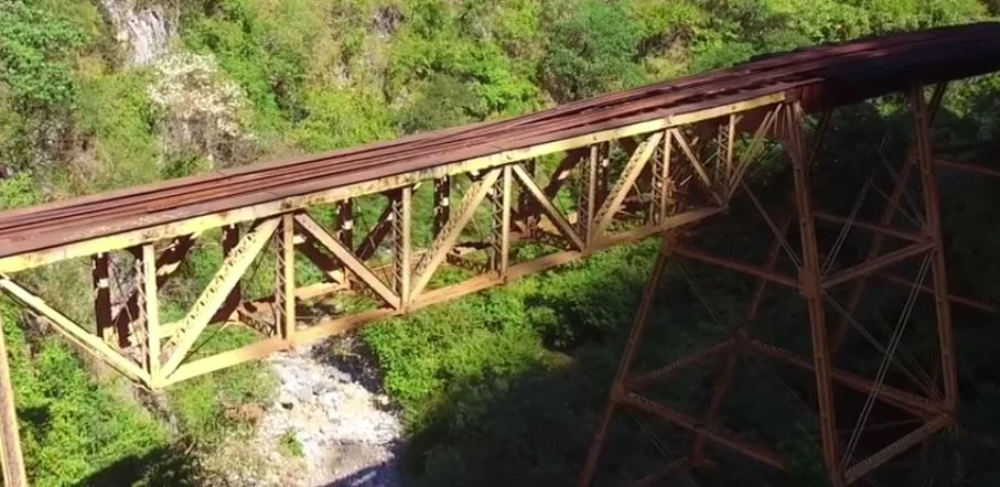 Vista aérea del puente de la mano negra en iguala de la independencia, guerrero, México