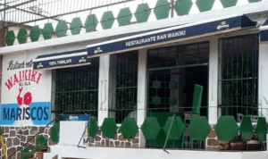 Entrada del restaurante Waikiki en Iguala