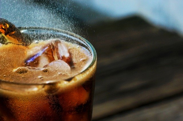 5 razones por las que debes dejar de tomar refresco
