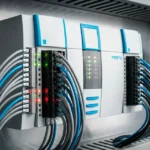 Panel de conexión de equipos FESTO industrial.